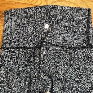 Lululemon wunder under crops size 4 - 21” inseam